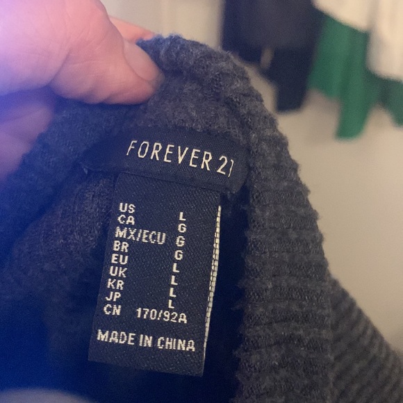 Forever 21 shirt preowned - Picture 3 of 3